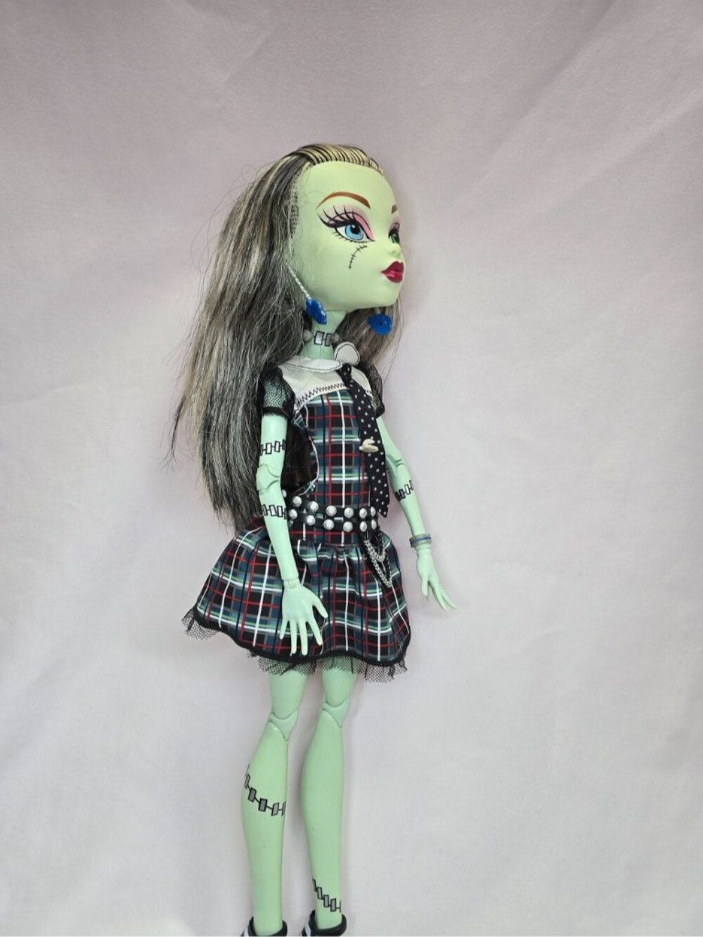 Monster High Frightfully Tall Ghouls 17’’ Frankie Stein Doll with stand - Picture 13 of 16